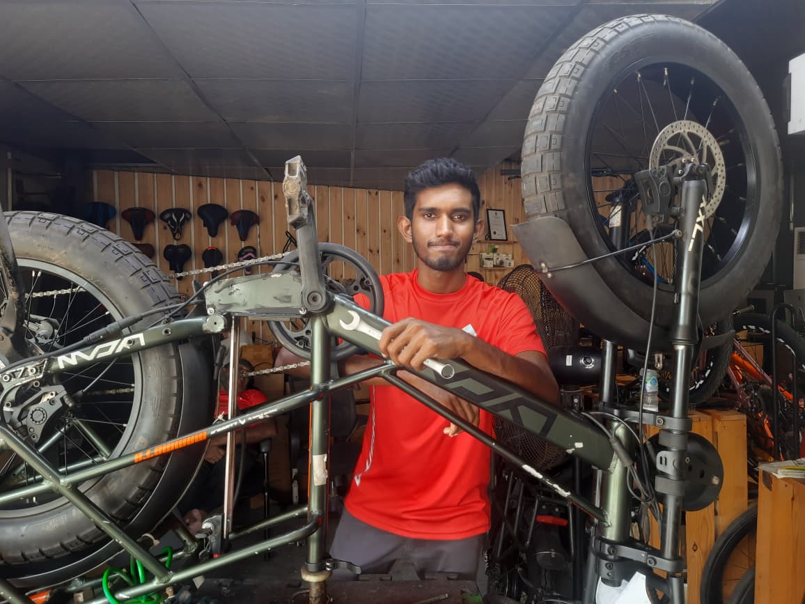 Lakindu - Kandy Tour Guide