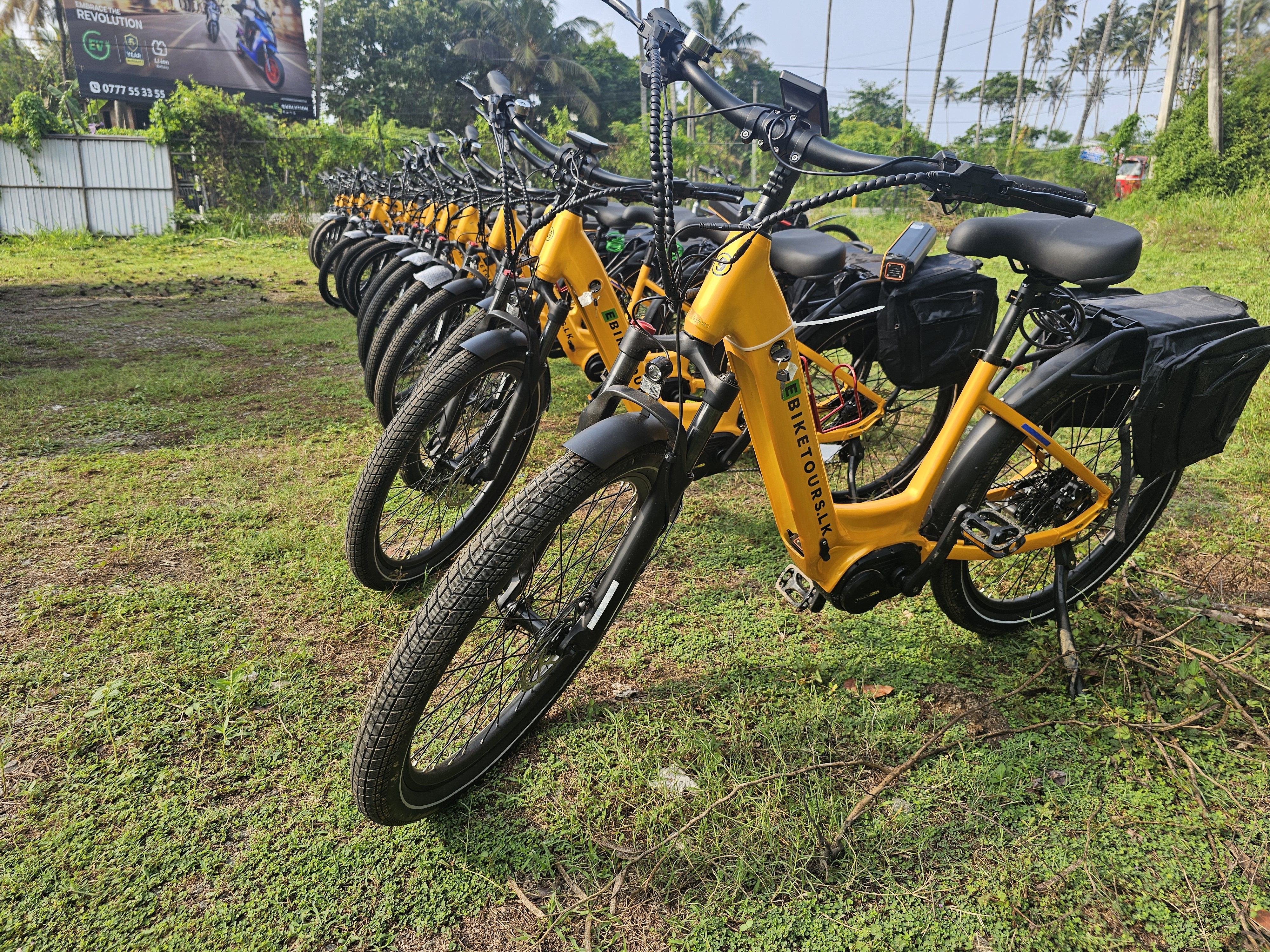 E-bike day tour in Sri Lanka